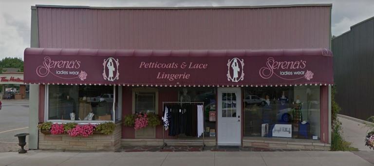 Serena’s Ladies Wear before photo, prior to the renovation of the building exterior