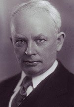 Photo image of Victor Lauriston